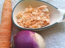 Recepty: Křupavý salát z tuřínu a mrkve