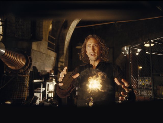Nicolas Cage tentokrát jako čaroděj. (Foto: Walt Disney Pictures)