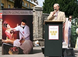 Bohumil Bartošek - místopředseda Asociace Falun Gongu ČR. (Petr Šváb/ Velká Epocha)
