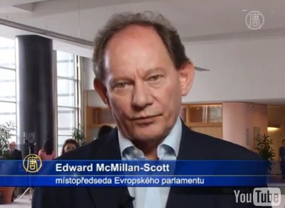 Edvard McMillan Scott - místopředseda Evropského parlamentu. (Televize NTD)