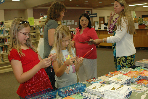 Na amerických dětech v základních školách na Havaji byla provedena studie, která vypovídá o důležitosti tvorby charakteru u školáků i o soužití ve školních zařízeních. (ilustrační foto/U.S. Army/ flickr.com)