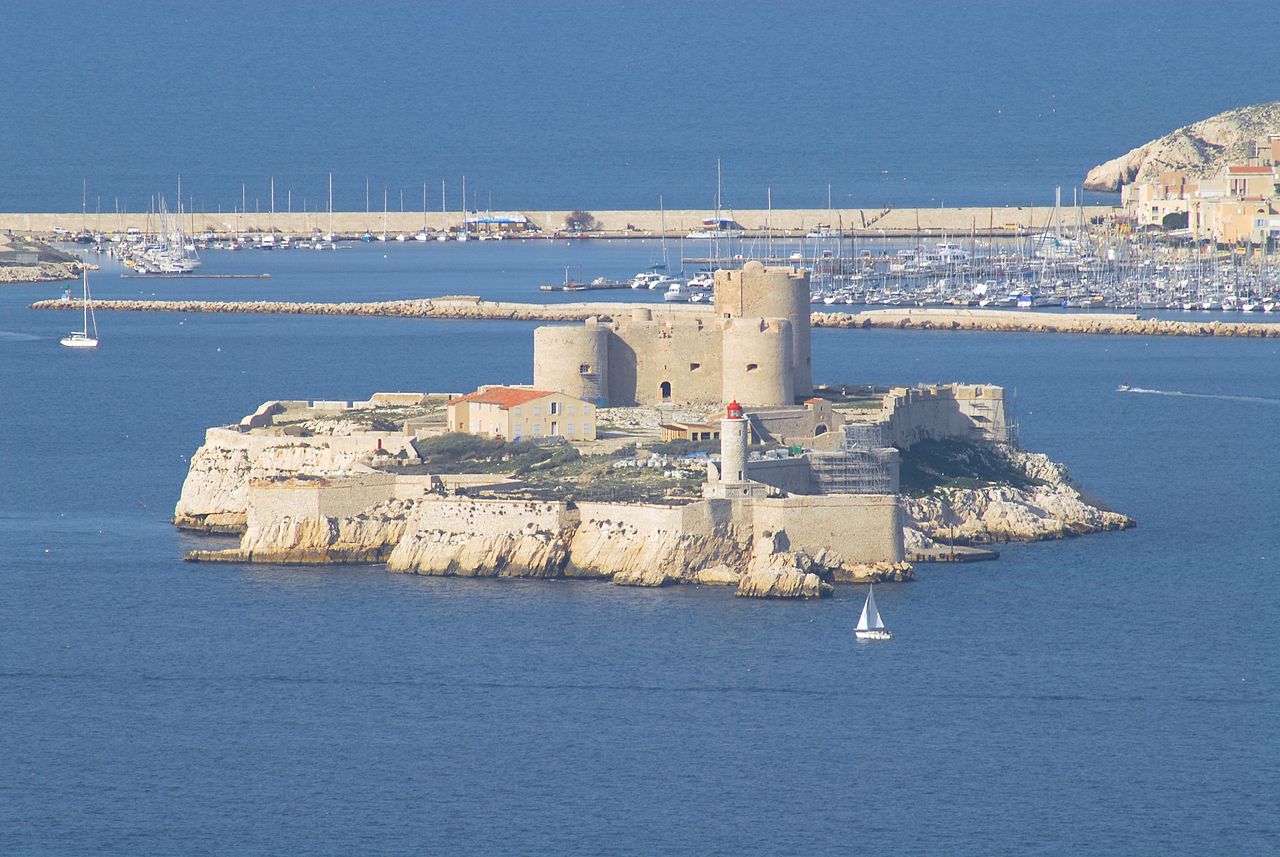 Ostrov If s pevností proslulou z Dumasova románu. (Jan Drewes / CC BY-SA 2.5)